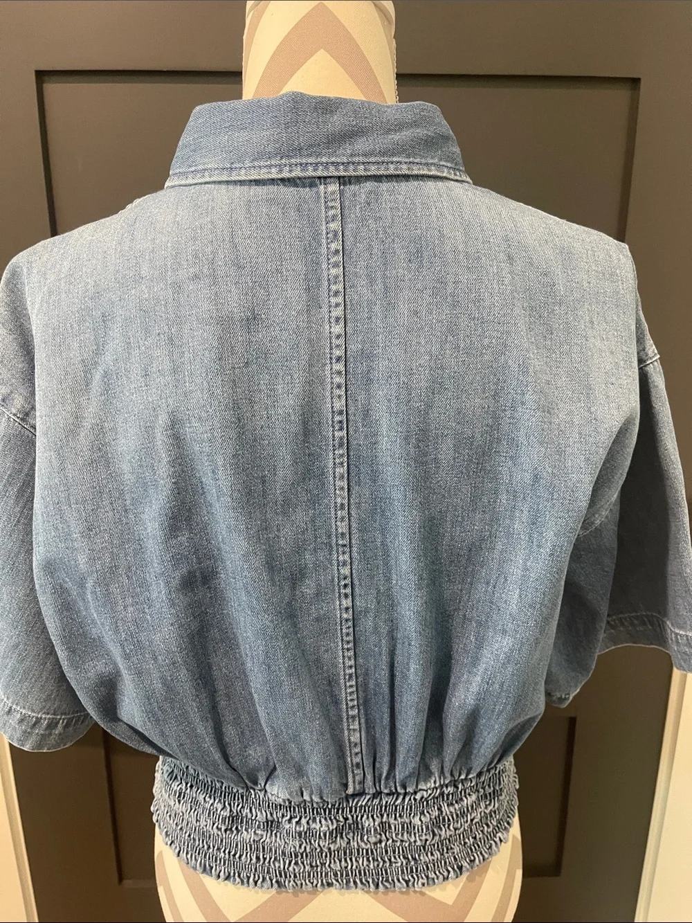FRAME Denim Cropped Cotton Shirt in Shoreline Wash Size M